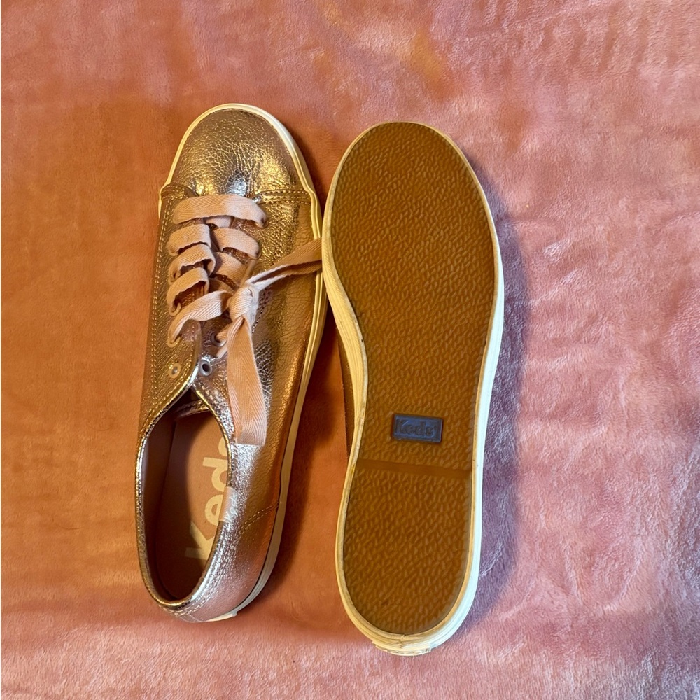 Keds Women's Metallic Pink Sneakers Size 9 - Picture 3 of 3